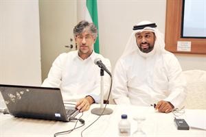 دياسر عبدالرحيم ودرائد الروغاني خلال الندوة سعود سالم
