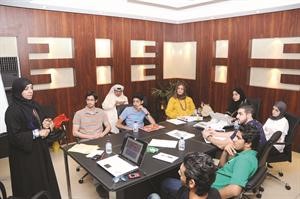 الزميلة انوار عبدالرحمن تشرح فن المقال﻿