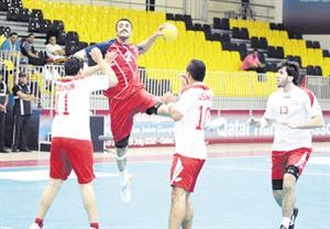 عبدالله الغربللي يسدد على مرمى لبنان﻿