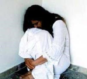 «متغيبة» تسقط 3 شبان في قضية معاشرة قاصر
