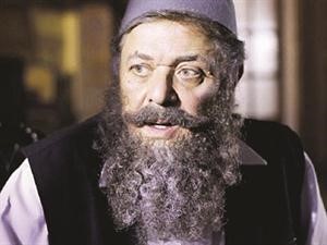 محمود عبدالعزيز في باب الخلق