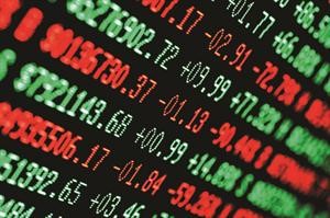 «الوطني»: الدولار يرتفع مقابل سائر العملات الأخرى