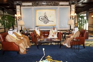 سمو رئيس الوزراء الشيخ جابر المبارك خلال لقائه السفير ناصر عبدالعزيز النصر