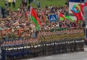 بالفيديو.. عرض عسكري مذهل بطريقة «قطع الدومينو»