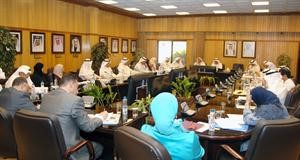 جانب من اجتماع الادارة الجامعية﻿