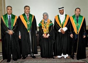انوار الكندري خلال المناقشة﻿