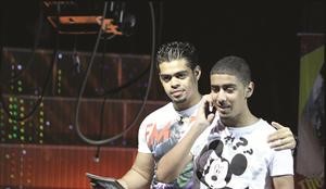 مقدما البرنامج محمد وبدر الشعيبي