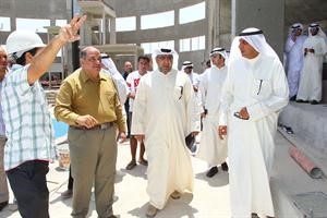 فيصل الجزاف وعصام جعفر يتفقدان المشروع الاولمبي بكاظمة
