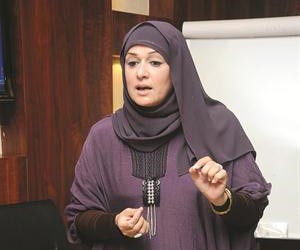 حنان عبد المعبود تلقي محاضرتها﻿