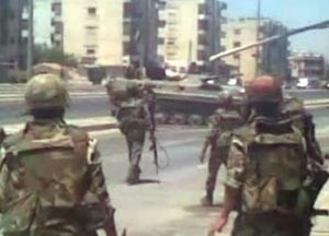مع انهيار الروح المعنوية.. جنود الأسد يفرون من الجيش 