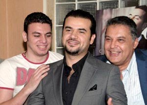 ساموزين ومحسن جابر اثناء الحفل﻿