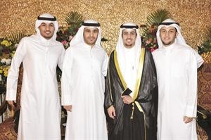خالد مجحم وحمود ملفي وحمد الشمري يباركون
