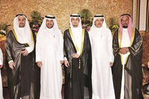 علي الدقباسي ومشعل النون يباركان