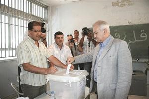 المرشح فادي كرممدليا بصوته في فرعية الكورة امس	محمود الطويل﻿