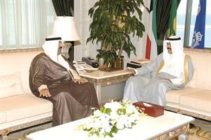 سمو نائب الامير وولي العهد الشيخ نواف الاحمد لدى استقباله الشيخ مشعل الاحمد﻿