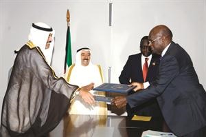 صاحب السمو الامير الشيخ صباح الاحمد يحضر مراسم توقيع اتفاقية قرض السنغال﻿