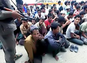 بورما: مقتل أكثر من ألفين وتشريد 90 ألف مسلم في أحداث العنف