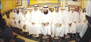 احمد السعدون ومسلم البراك وخالد السلطان وخالد الطاحوس ومحمد الخليفة وعبدالله البرغش ونايف المرداس في ديوان السعدون