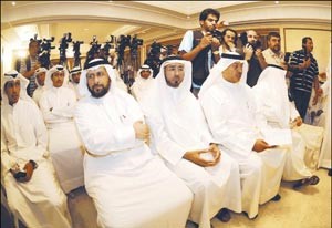 د حمد المطر وعبداللطيف العميري في مقدمة الحضور