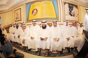 اعضاء كتلة الاغلبية خلال ندوتهم بديوان السعدون مساء امس الاول	هاني الشمري﻿