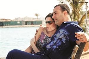 احمد السقا ويسرا اللوزي في مسلسل خطوط حمراء﻿
