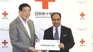 السفير عبدالرحمن العتيبي يقدم المنحة المالية﻿