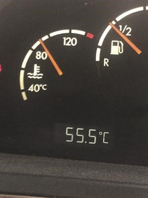 درجة الحرارة 555 مئوية في مقياس السيارة امس﻿