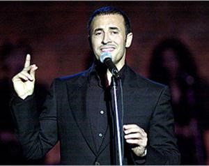 لقاء رومانسي جداً بين كاظم الساهر وجمهور مهرجان قرطاج التونسي