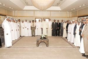د علي العبيدي مستقبلا مهنئيه من كبار قيادات الصحة في ديوان الوزارة﻿