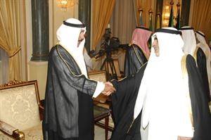 الشيخ جابر العبدالله مرحبا بعدنان عبدالصمد﻿
