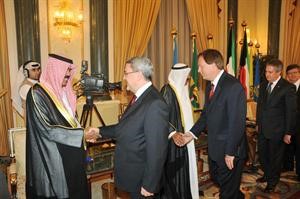 صاحب السمو وسمو ولي العهد في استقبال سفيري بريطانيا والعراق﻿