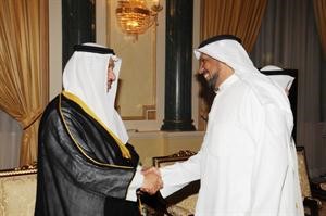 سمو رئيس الوزراء الشيخ جابر المبارك مستقبلا بدر الناشي﻿