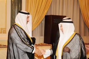 سمو رئيس الوزراء الشيخ جابر المبارك في استقبال المهنئين
