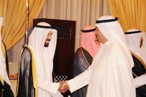 الشيخ علي الجابر في استقبال المهنئين
