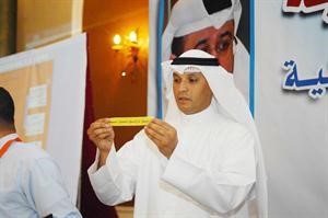 جاسم الهويدي خلال سحب القرعة 	هاني عبدالله﻿