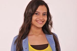 كارمن سليمان تسافر لأداء العمرة