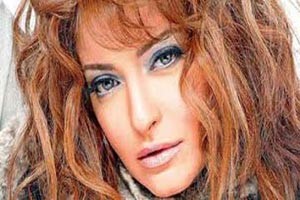علا غانم تؤدي مشهد الصلاة بمكياج كامل