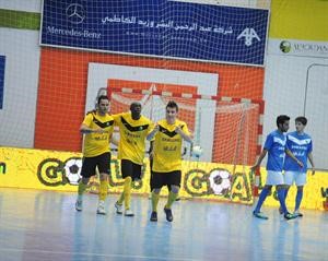 فرحة لاعبي فريق الحميضي باحد الاهداف
