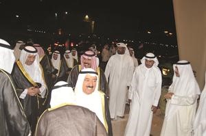 صاحب السمو الامير الشيخ صباح الاحمد وسمو ولي العهد الشيخ نواف الاحمد لدى وصولهما وفي استقبالهما سمو الشيخ جابر المبارك
