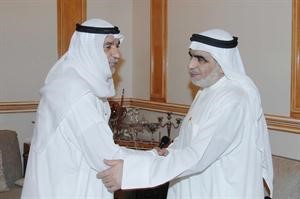 عدنان عبدالصمد مرحبا باحد المهنئين