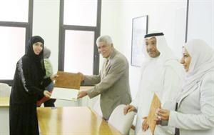 تكريم احدى المعلمات﻿