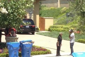 بالصور.. جانيت جاكسون تصفع ابنة مايكل جاكسون وتصفها بالعاهرة 