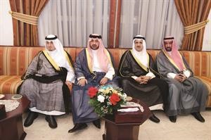 عدد من المهنئين﻿