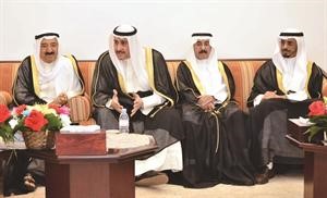 الشيخ فيصل الحمود ملقيا كلمته بحضور صاحب السمو الامير وسلطان بن حثلين ود محمد الطبطبائي﻿