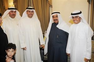 عبدالعزيز اسحاق مهنئا﻿