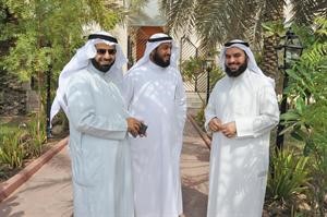 دجمعان الحربش وفلاح الصواغ ومبارك الوعلان امام ديوان السعدون 