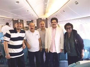 الشيخ طلال الفهد والشيخة نعيمة الاحمد في الطائرة المتجهة الى لندن﻿