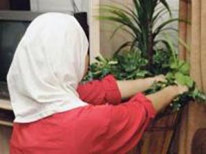 خادمة حاولت حرق ابني كفيلها بسكب الماء الساخن عليهما
