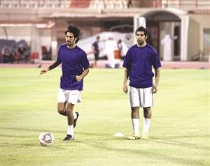 عادل حمود في تدريبات النصر عادل اليعقوب