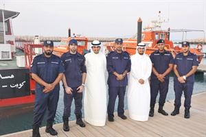 فريق العلاقات العامة بـ بيتك مع رجال الاطفاء
